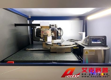 尺寸 IconIR300 在 300 mm 晶圓缺陷檢測期間的內(nèi)視圖